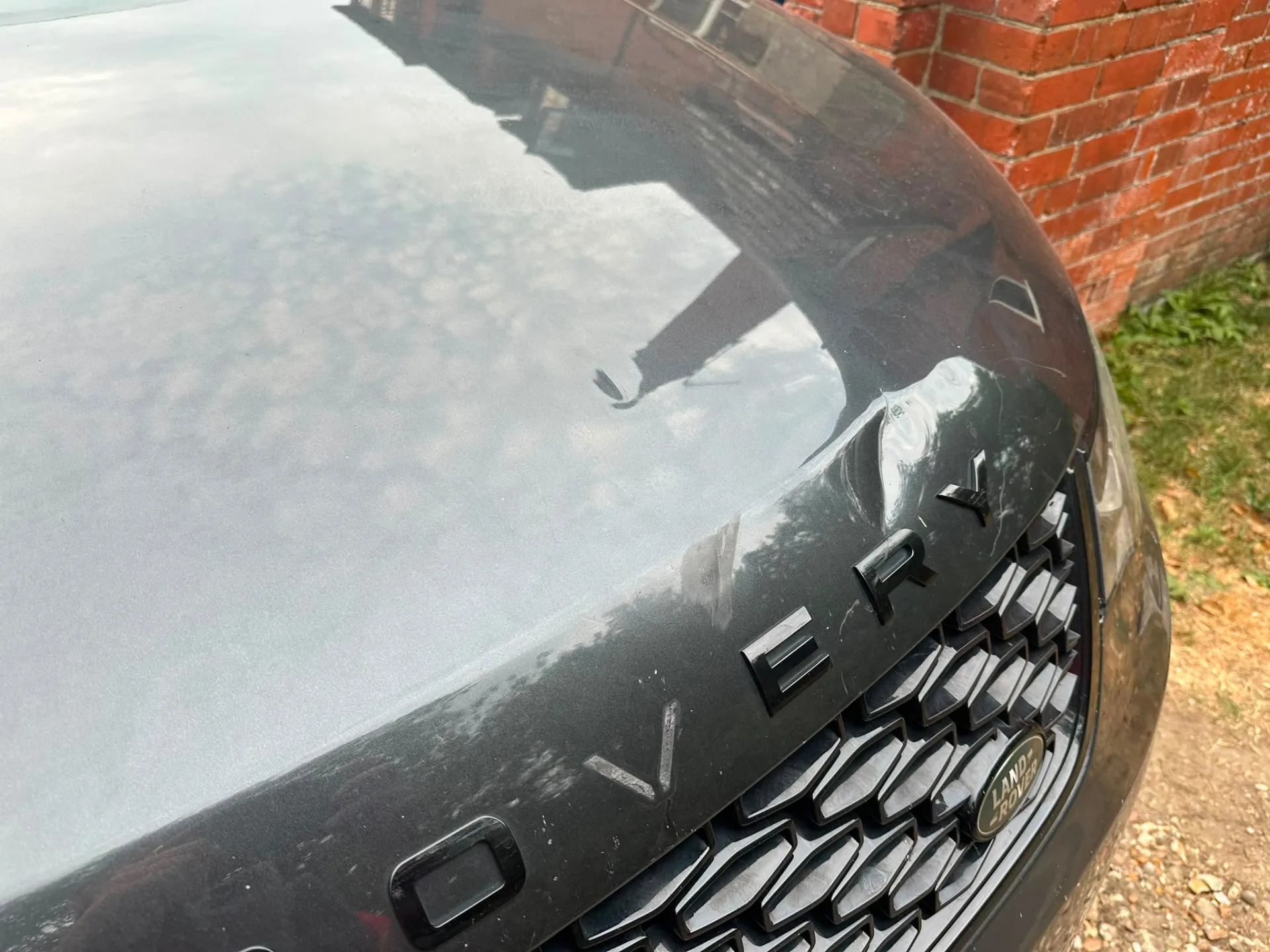 Land Rover Discovery Bonnet Repair in Guildford, Surrey